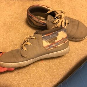 Canvas lace up sneakers
